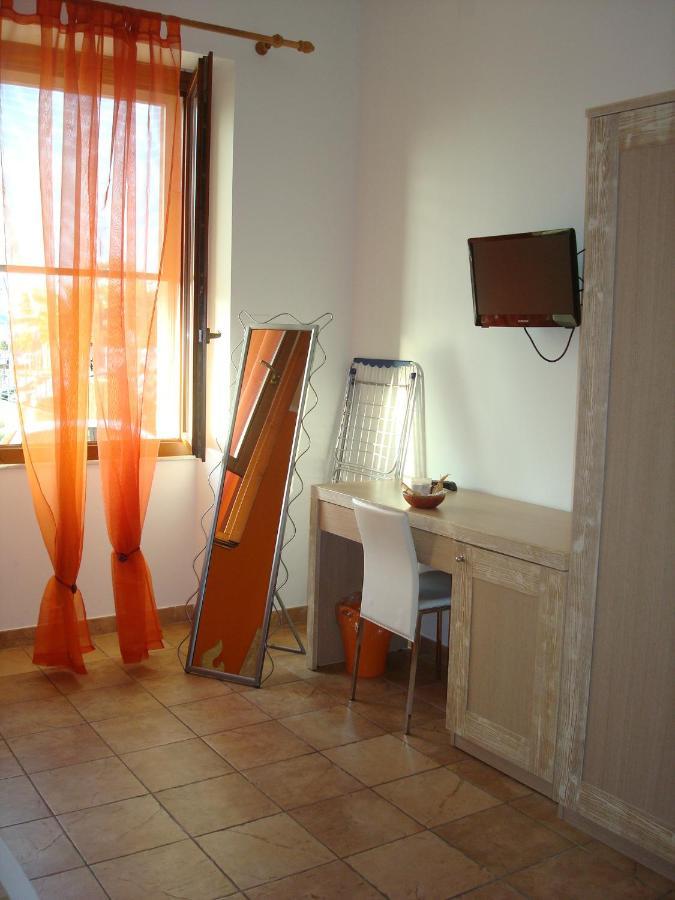 Butterfly Accommodation Альгеро Екстер'єр фото