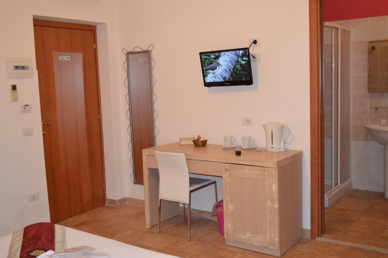 Butterfly Accommodation Альгеро Екстер'єр фото