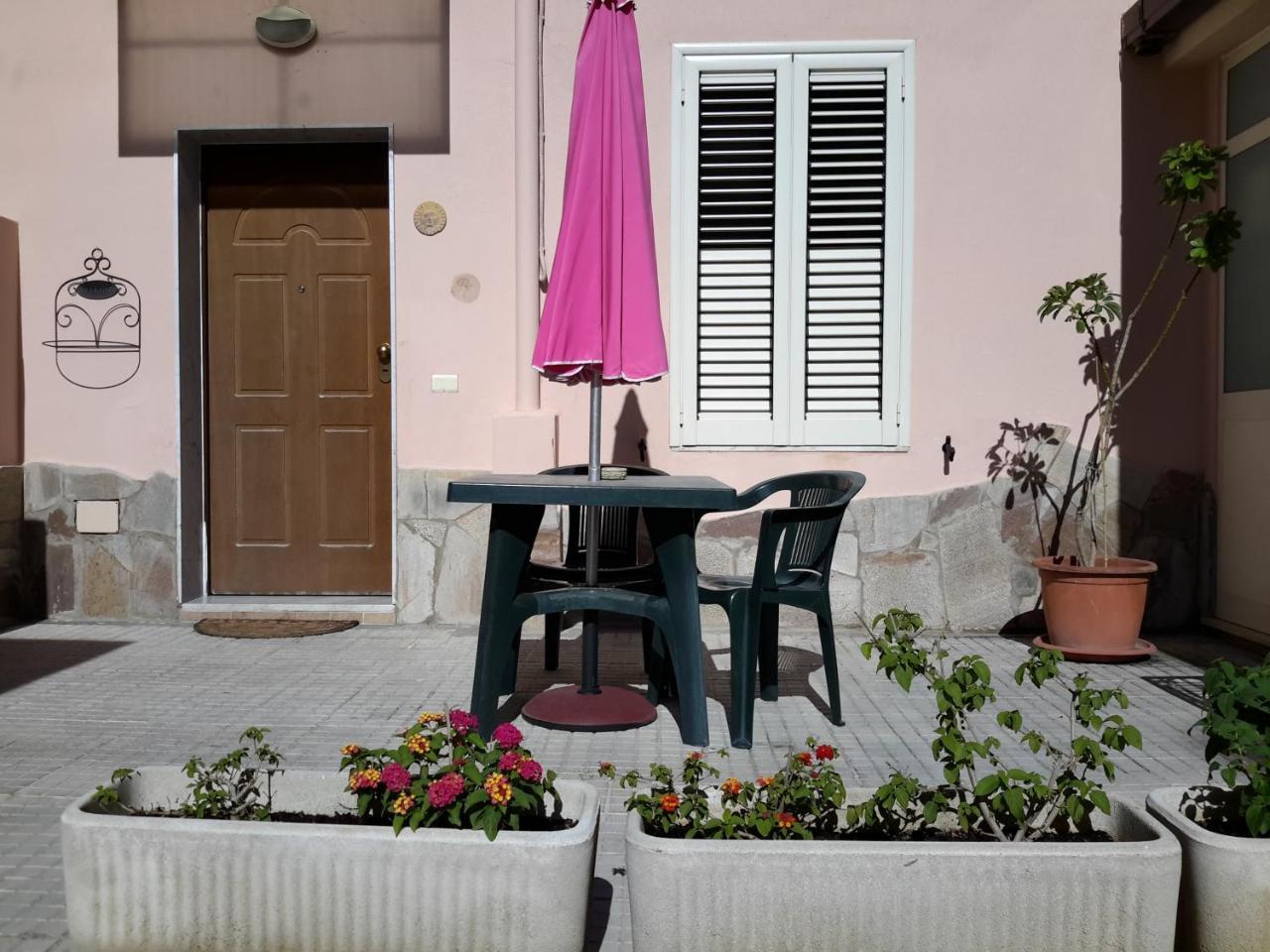 Butterfly Accommodation Альгеро Екстер'єр фото