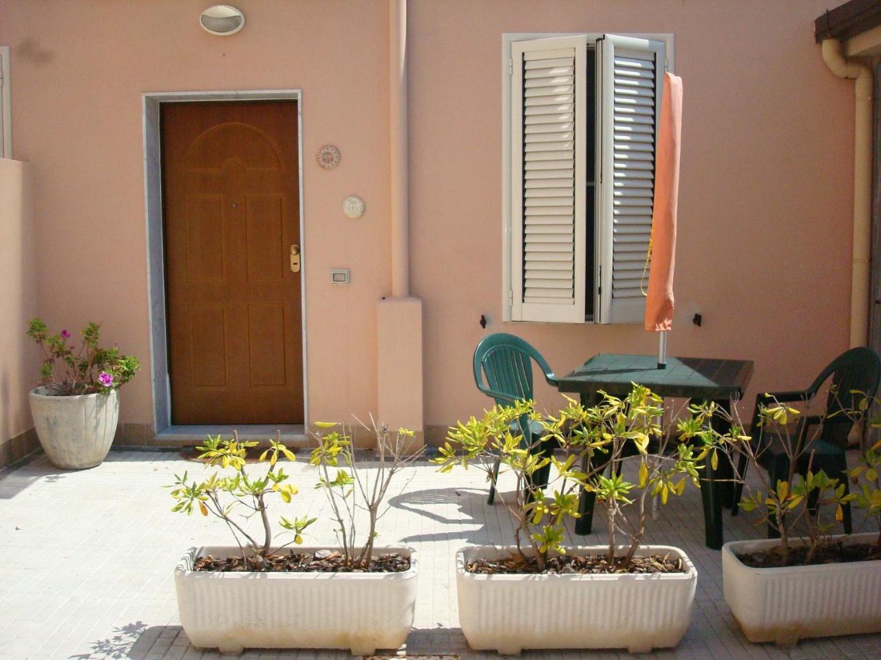 Butterfly Accommodation Альгеро Екстер'єр фото
